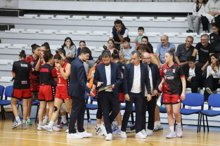 Turgutlu Belediyesi Kadın Basketbol Takımında Teknik Ekip İle Yola Devam