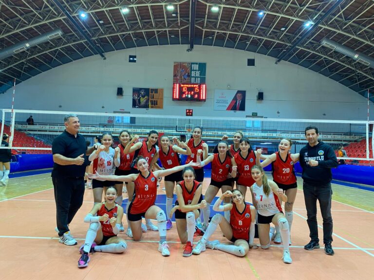 Turgutlu Belediyespor Kadın Voleybol Takımından Bir Galibiyet Daha