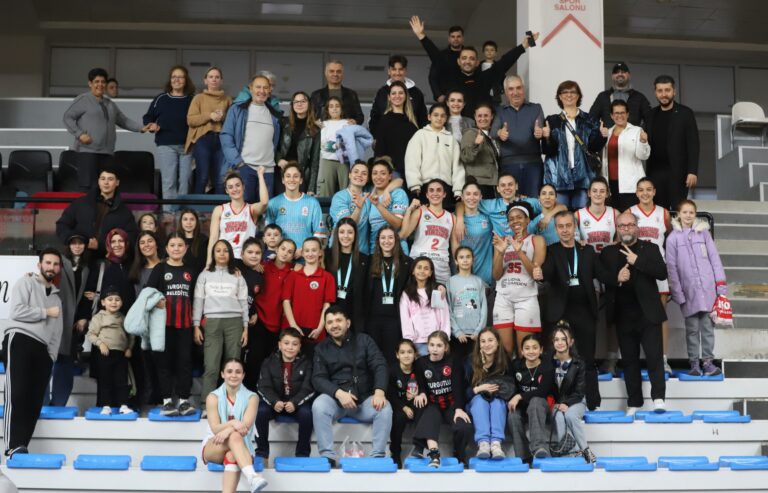 Manisa’nın Tek Kadın Basketbol Takımı, Evindeki Yenilmezlik Serisine Devam Ediyor