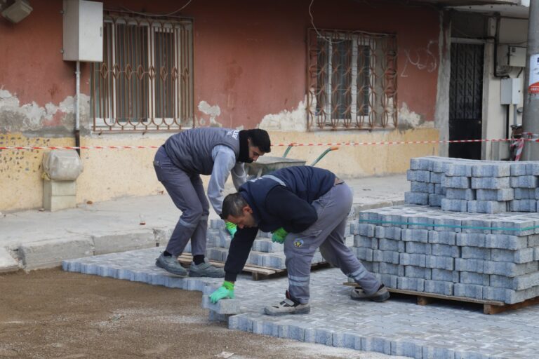 Turgutlu Belediyesi Fen İşleri Ekiplerinden 11 Kırsal Mahallede Yol Düzenleme Çalışması